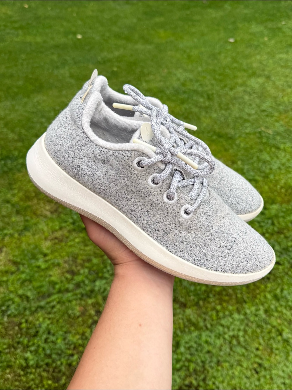 Women’s allbirds WRM Wool Runners Grey Cream Shoes Sneakers 0820 NV1 Size 9
